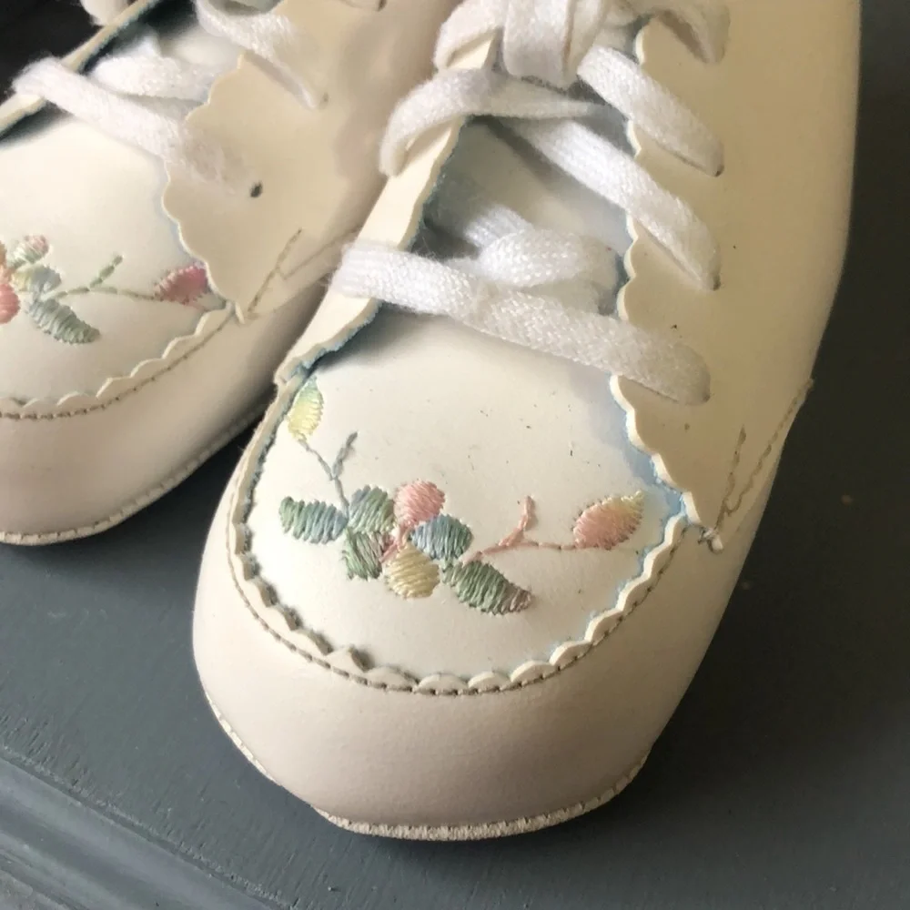 Vintage embroidered booties 6 month size